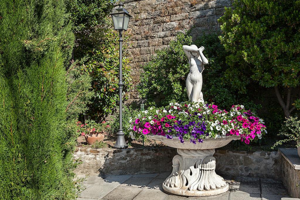 Locanda I Grifi Hotel Cortona Exterior photo